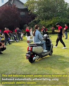 Gyro Scooter Handles Motion Smartly #SmartScooter #ToolWork #SmartMachine #IndustrialProcess #PowerMotion | Deep Dive News