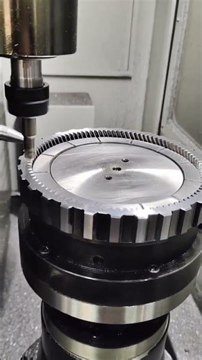 Gear deburring machine for gear ring