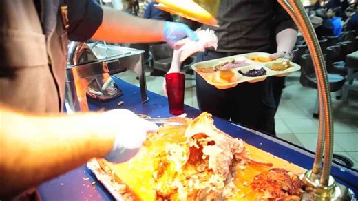 How Aircraft Carriers Prepare 17,000 Meals a Day