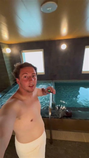 Le capsule hôtel d’Osaka que les touristes devrait faire ￼ 😳♨️