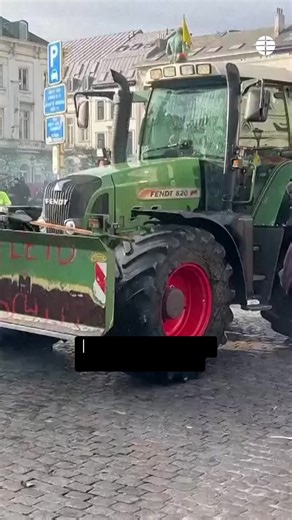 Tractorada en Bruselas contra el acuerdo de Mercosur Agricultores llegados de toda Europa han protestado en el centro de Bruselas para pedir que no se recorten las ayudas de la Política Agraria Común (PAC) y y contra el acuerdo comercial entre la Unión Europea y Mercosur. Más de 500 tractores y 8.000 agricultores han participado en la protesta, que ha bloqueado algunas carreteras de la capital belga. #pac #agricultores #protesta #mercosur