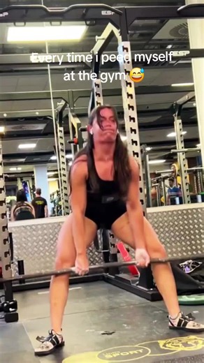 i have incontinence and I sometimes pee myself in the gym... What can I do to stop? #incontinence #womenshealth #gymhumor #gym #chronicillnessawareness