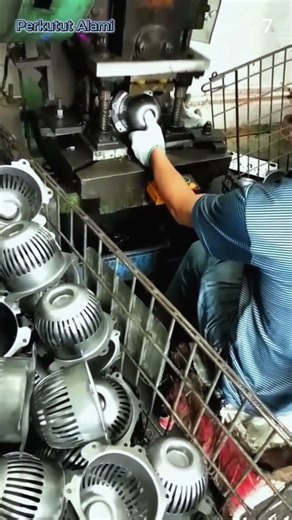 The process of installing a pot handle using advanced tools #shorts
