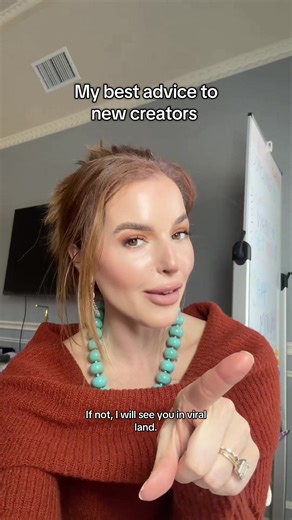 Advice to new creators. Aspiring content creator. Content creator tips. #contentcreatortips #contentcreator #socialmediamarketing #socialmediatips