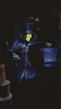 The Haunted Mansion Ride At Disneyland 2025👻
