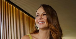 Sem maquiagem, Paolla Oliveira destaca beleza natural em vídeo só de calcinha e esbanja sensualidade: 'Ser é romper'