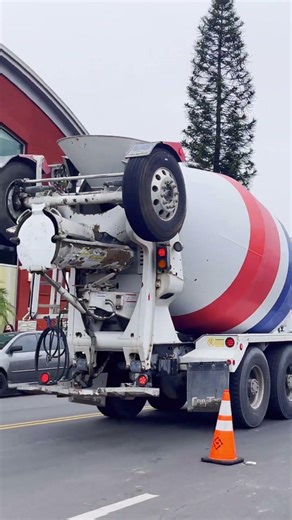 Mixer Driving Through the Streets 🔄🏙️