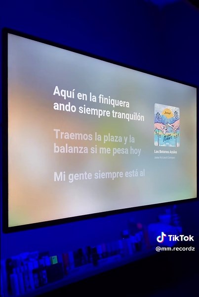 Los Botones Azules: Junior H en Vivo