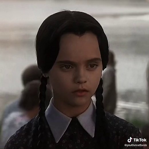 she just so🧎‍♀️🧎‍♀️#fyp #edit #foryoupage #edits #wednesdayaddams #wednesdayaddamsedit