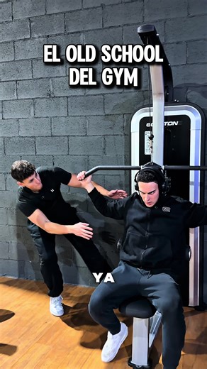 A quien va a corregir este… ‼️45% 15% código: DUAL en @myprotein y 10% en @pbsapparel #gym #old #school #fitness