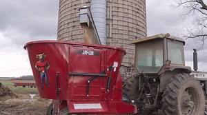 Jaylor 5150 TMR Mixer Dairy Ration Demo