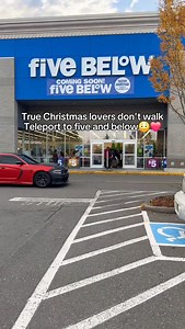 Easy stress free Christmas tree 🎄❤️ Get yours here https://jinglejoytree.com/products/jingle-joy-tree | Pack N Go Coat