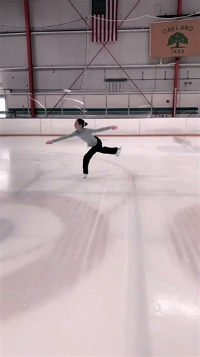 Double flip double toe loop combo 🦋 #figureskating