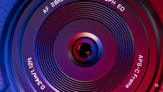 A Tiny $99 Autofocus Lens: Is It Worth It?