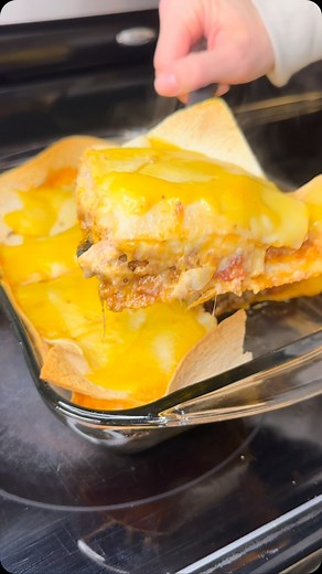 410K views · 3.1K reactions | Thank you Jesika and Aunt Ruby for this easy and delicious dinner recipe! Comment your recipe on my fb for a chance to be featured! #dinner #dinnerrecipes #recipe #familydinner #cooking #meal #familymeal #easymeal #easydinner #food | Brooke AKA Meals and Munchies | Facebook