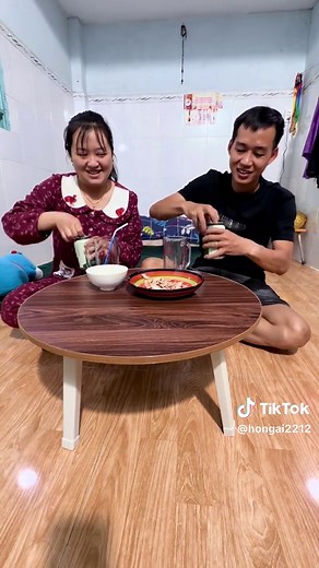 Hôm nay cuối tuần được nghỉ. Chúng mình làm một cốc nước nói cho dễ ngủ.#ailamcongnhan #xuhuongtiktok #vlog #cuocsongthuongngay