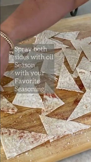 How to make low carb tortilla chips in 5 minutes #shorts