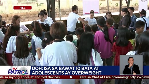 Maraming batang Pinoy ang mas pinipiling kumain ng matatamis, maaalat at matatabang pagkain sa halip na gulay at prutas, ayon sa UNICEF. Kaugnay na ulat: https://news.abs-cbn.com/video/news/03/22/23/unicef-74-ng-mga-batang-pilipino-mas-nakakakain-ng-junk-food | TV Patrol