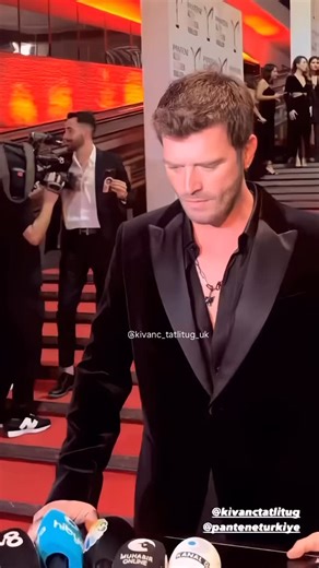 Kivanc Tatlitug UK 🥇👑🔝💧 on Instagram: "👑🌟🔥💥👏🏻🔝Kıvanç exactly two years ago (December 2023) at the award ceremony where he won with @serenayss the Best Couple award for portraying Mr & Mrs Soykan 👩‍❤️‍👨 in Aile 🔝👏🏻💥🔥🌟👑 Aile is streaming on @funnetwork_tv with English subtitles 🌟 #kivanctatlitug #kıvançtatlıtuğ #kurtseyitveşura #kurtseyitvesura #cesurvegüzel #cesurveguzel #askimemnu #aşkımemnu #kuzeyguney #kuzeygüney #turkishdrama #aile #ailedizisi #ailedizi #lastcallforistanb