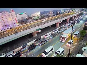 門真コストコ 4車線のうち 2車線を使っても前に進まない