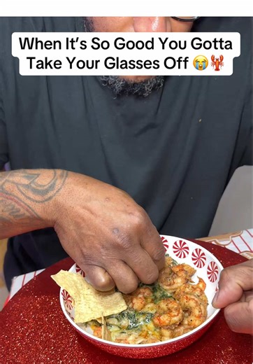 Bro Earl said this creamed spinach & artichoke with lagostino lobster was anointed 😂🦞 I’ve officially entered my “chef kiss only” era. Creamy, cheesy, garlicky, and gone in minutes! Should I drop the recipe, Boo — or keep it in the vault a little longer? 👀 Holler at yo girl peace ✌🏽 #HomeCooking #FoodTok #CookingWithLove #ComfortFood #SeafoodRecipe