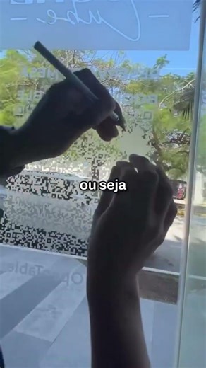 COMO ESSE CARA CONSEGUE FAZER UM QR CODE FEITO A MÃO FUNCIONAR? 🤔 #shorts #curiosidades