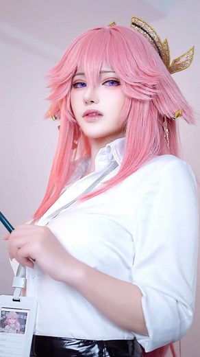 Gallery Cosplayer on Instagram: "Yae Miko Cosplay ━━━━━━━━━━━━━━━━━━━━━━━━━━━ 扮演者的名字 | Cosplayer : 崎娜nana 来源 | Source : 抖音 | Douyin 虚构人物 | Character : Yae Miko 游戏 | Game : Genshin Impact 如果您对本文有疑问，请通过我的个人资料中列出的电子邮件与我联系 ━━━━━━━━━━━━━━━━━━━━━━━━━━━"