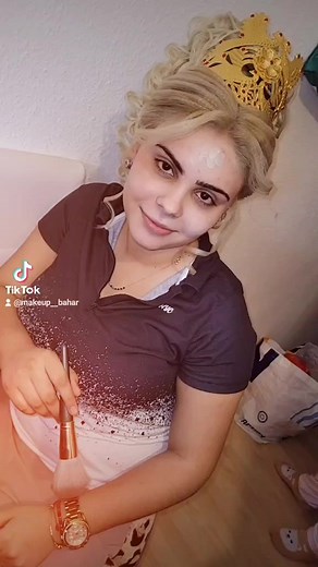 Makeup Application Techniques in a Domestic Setting