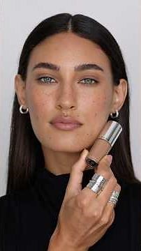 CARVE 🤍 My iconic color fluid shade is BACK!!! The perfect medium tan contour brown. At Hindash.com