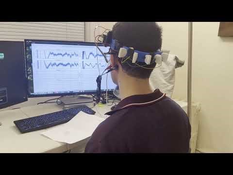 Playing pong with DIY Brain Computer Interface w/ (Cerelog ESP-EEG) using SSVEP tech.