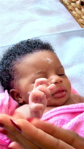 Our Kamso is 3 weeks old today 😍 so cute and calm 🥰🌸 #olivia_chukwu | 3 week old puppies