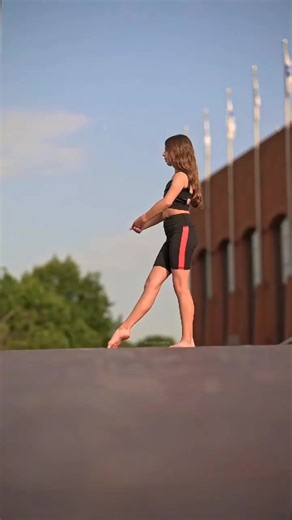 #slowmotion #dancer #ballet #ballerina #balletdancers #dancephotography #sharkcookie #fitness | David Hofmann