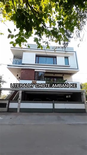 AI rating rich people house 😳