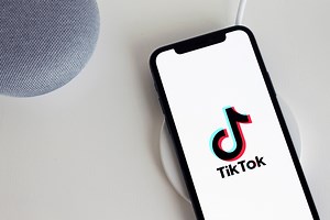 How To Create Better Hooks For TikTok Videos - David Sharpe, CEO Legendary Marketer
