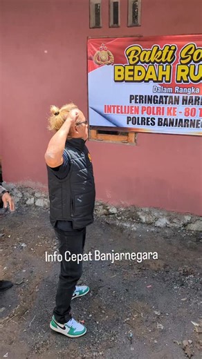 Info Cepat Banjarnegara on Instagram: "Bakti Sosial Bedah Rumah dalam rangka peringatan hari jadi INTELIJEN POLRI ke 80 Tahun 2026 POLRES BANJARNEGARA di desa Kaliurip Kaligrowong jurang Rt 04/05 rumah Bapak Yasromi Terima kasih kepada semua pihak yang telah berpartisipasi dalam kegiatan ini semoga memjadi ladang amal Suported by AMF, Satintelkam Polres Banjarnegara,Pemuda Pancasila dan pemdes Kaliurip @polresbanjarnegara @satintelkam_banjarnegara @infopemudapancasila @kadeskampleng @mpcppbanjar