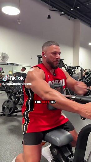 Effective Seated Machine Row Techniques for Back Growth