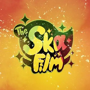 Crazy magician using computer to do his tricks!