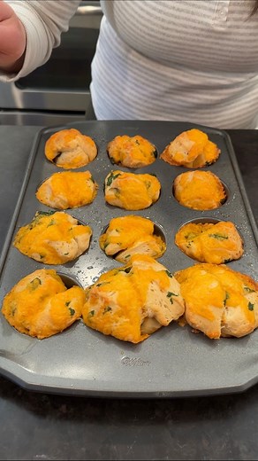 497K views · 2.1K reactions | Delicious garlic biscuits Olivia uses Pillsbury Grands biscuits, butter, garlic, cheese and parsley to create a yummy treat. This original video was produced by Network Media LLC and Olivia | Olivia | Facebook