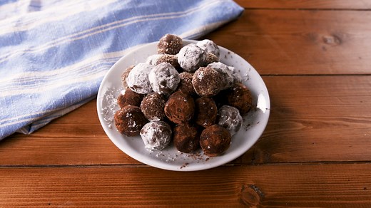 Rum Balls Are Our Favorite Holiday Dessert