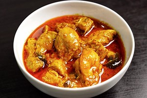 15K reactions · 2.5K shares | A simple easy to make Homestyle Chicken Curry made with chicken masala. | Spice Eats | Facebook