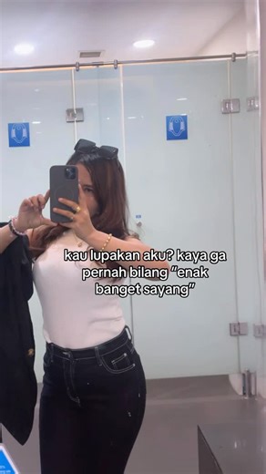 Adell🦋 on Instagram: "eitssss😛 yg dmksd enak banget sate nya sayang😭🤪 #fyp #masukberandafypシ゚ #foryou #viralreels❤️ #trend"