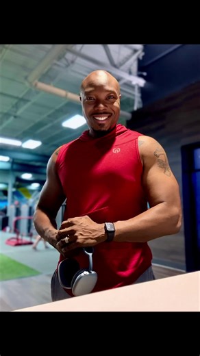 LK Robertson (@phitness_fanatic_1914)’s videos with New day - VE-40