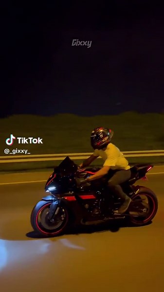 how sad #yamahar1 #r1 #yamaha #crossplane