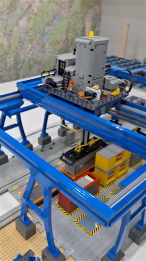 AlmightyArjen on Instagram: "Lego container crane loads containers onto monorail! #lego #legotechnic #arduino #legotrain #legomonorail #arduinoproject #awesome"