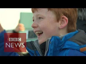 Tim Peake's family see him lift off for the ISS - BBC News