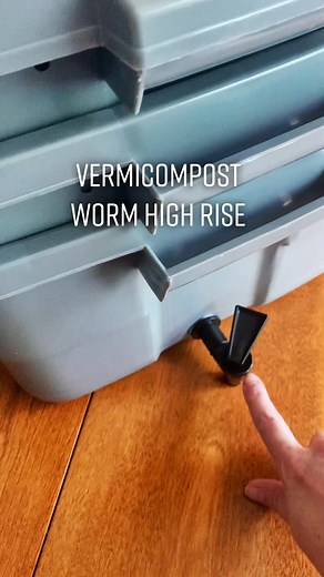DIY Vermicompost Worm Farm Tutorial