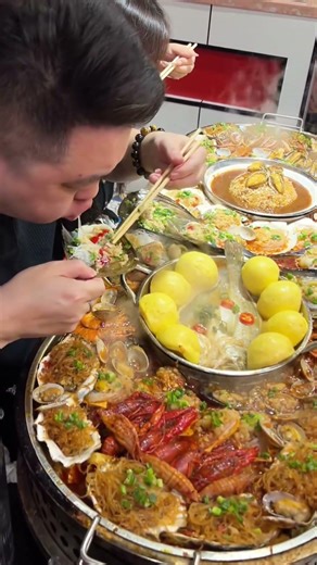 A burst of freshness! Abalone is thick and chewy, with fresh juice