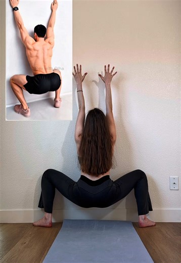 Try This New Mobility Challenge🤩 Looks interesting & is pretty easy to accomplish! Can you do it without touching the wall? Let me know 👇🧡 👉🏻 More Flexibility Tips & Challenges on the way! #flexibility #yogachallenge #stretching #calisthenics #yogapose