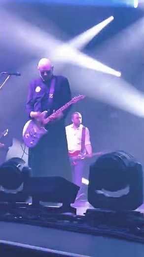“Cherub Rock” live in Mexico City
