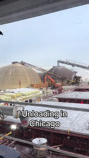 Unloading Salt in Chicago: A Crew's Journey